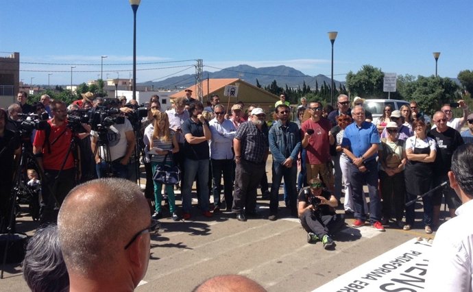 Manifestación Plataforma Trens Dignes Ebre