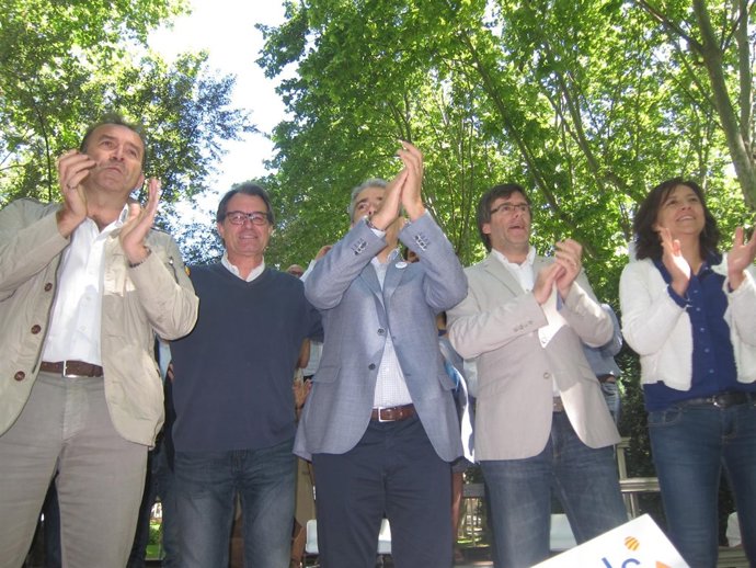 M.Calçada, A.Mas, F.Homs, C.Puigdemont y A.Erra