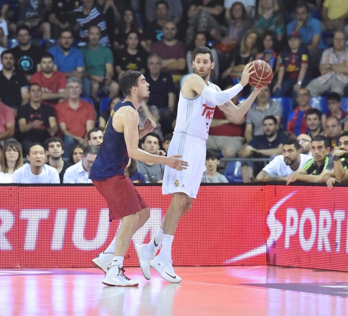 Rudy Fernández y Satoransky en el Barcelona - Real Madrid