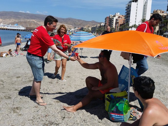Reparto del PSOE por playas de Almería