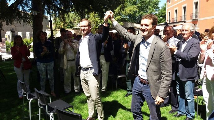 Maroto junto a Casado en Ávila