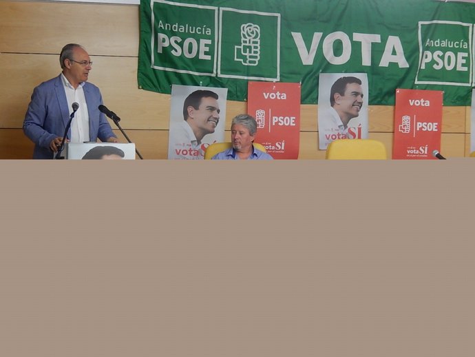 Acto del PSOE en Nueva Carteya (Córdoba), con Juan Pablo Durán