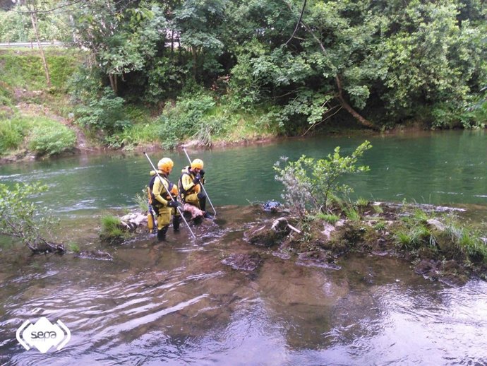 Rastreo del pescador desaparecido en Cangas de Onís