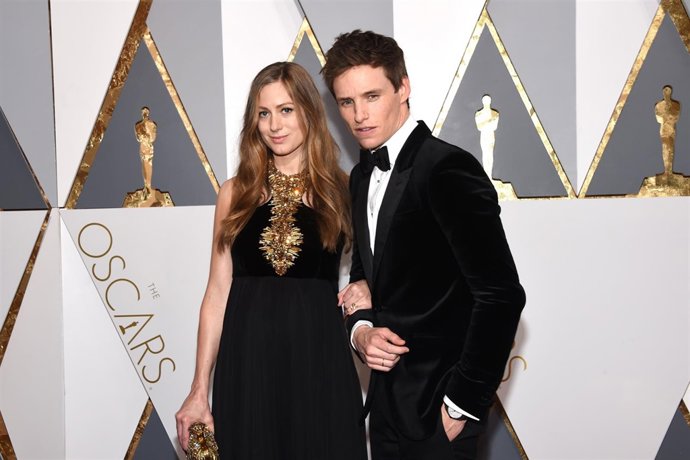 EDDIE REDMAYNE Y HANNAH BAGSHAWE