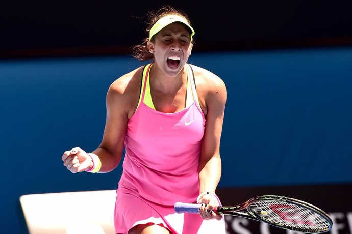Madison Keys celebra su victoria ante Venus Williams
