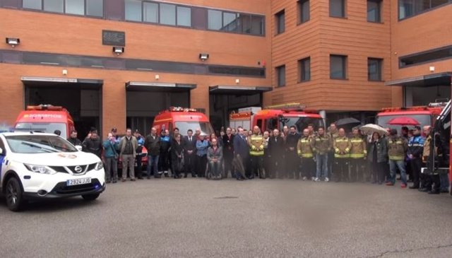 Minuto de silencio de el bombero fallecido en la calle Uría.