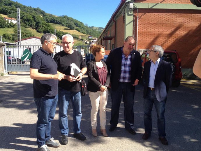 Cayo Lara visita Lena