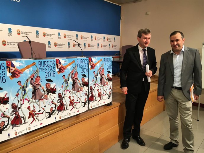  Javier Lacalle Y El Concejal De Festejos, José Antonio Antón. 