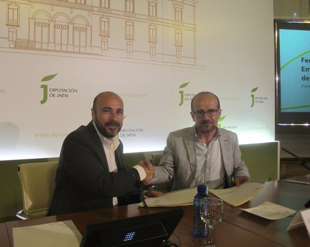 Firma del convenio entre Diputación y Faecta