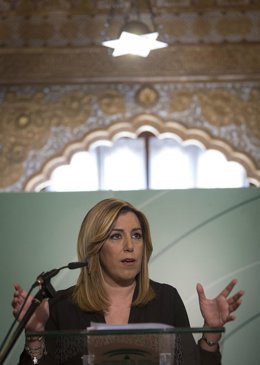 La presidenta de la Junta, Susana Díaz, en rueda de prensa en Almería