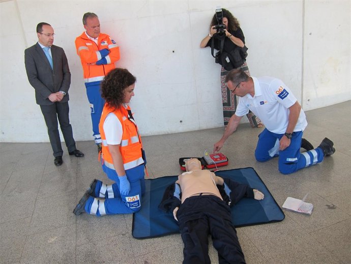 Demostración de utilización del desfibrilador