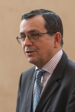 Ángel J. Gómez Montoro.