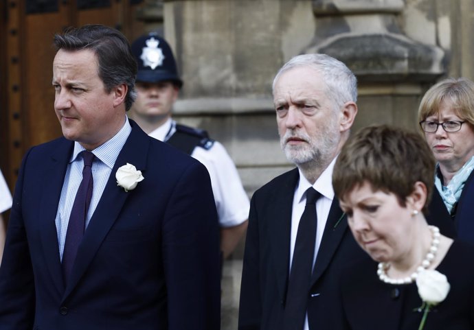 David Cameron y Jeremy Corbyn en un acto de homenaje a Jo Cox