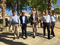 PP cambia los carteles por las orejas y llama al voto de los indecisos y los moderados socialistas