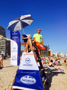 Central Lechera Asturiana equipa a socorristas de playas españolas