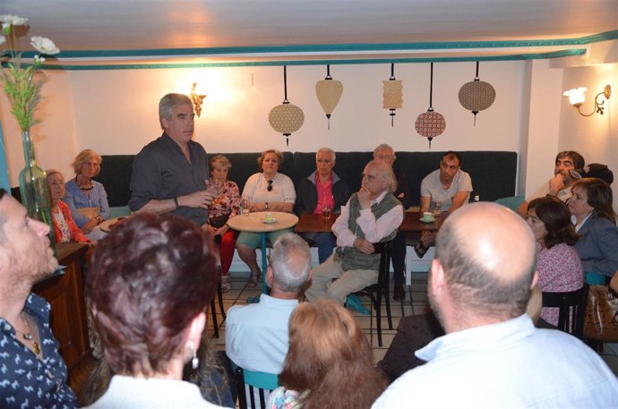 Fuentes Pila con vecinos