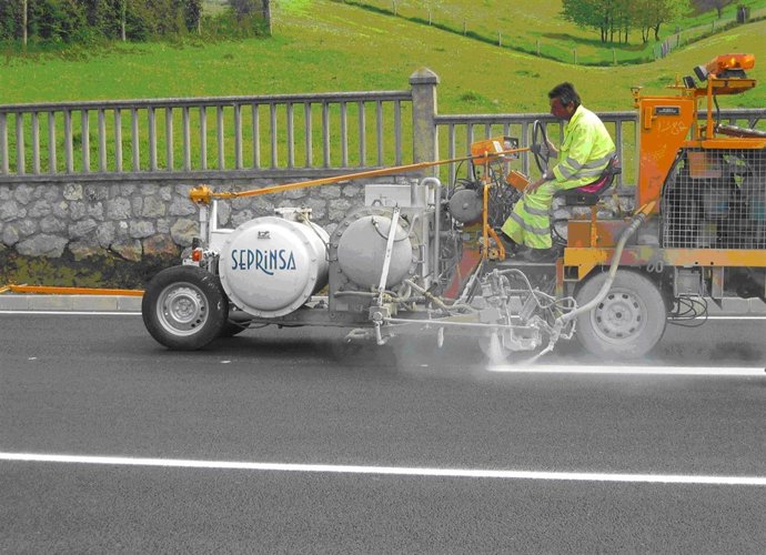 Trabajos de repintado de las marcas viales