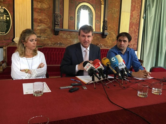 Ana Bernabé, Javier Lacalle y Jorge Berzosa. 