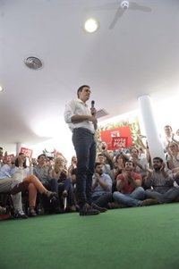 Pedro Sánchez carga contra "el manoseo" de Iglesias a las ideologías y le pide "respeto" al Partido Comunista