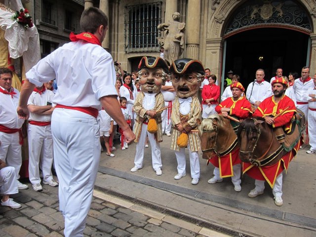 Homenaje a kilikis y zaldikos.