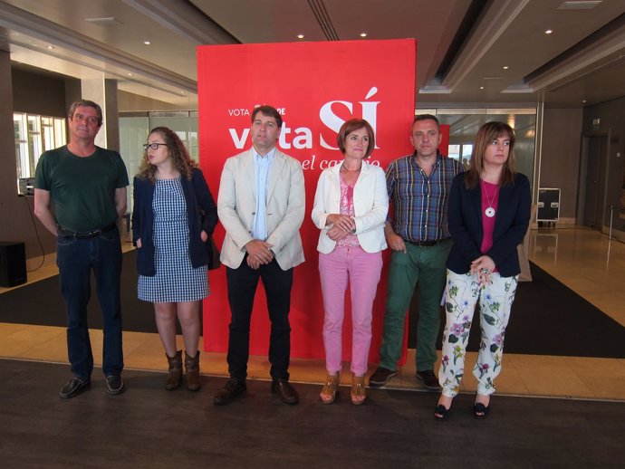 Reunión secretario Economía PSOE con socialistas cántabros y sindicatos 