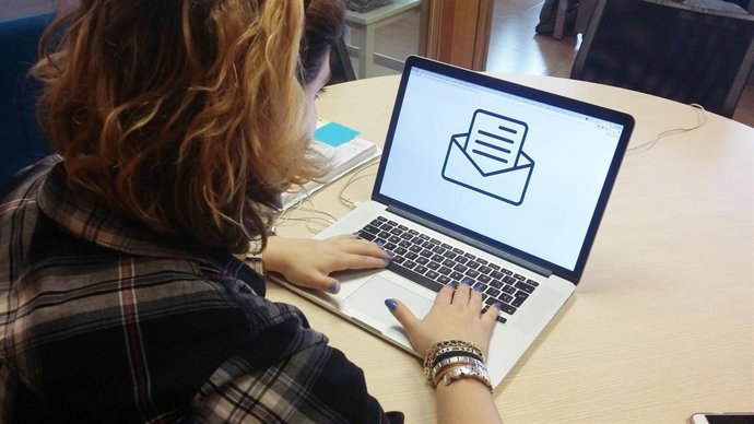 Un sistema de voto electrónico garantiza privacidad y autenticidad del elector