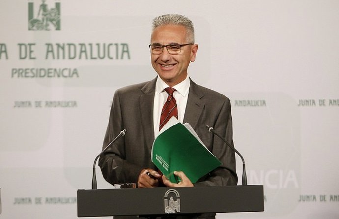 El portavoz del Gobierno andaluz, Miguel Ángel Vázquez, en rueda de prensa