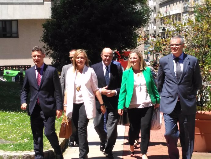 El ministro de Economía, Luis de Guindos, en Vigo