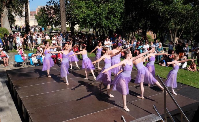 Actuación de danza en el Día de la Música