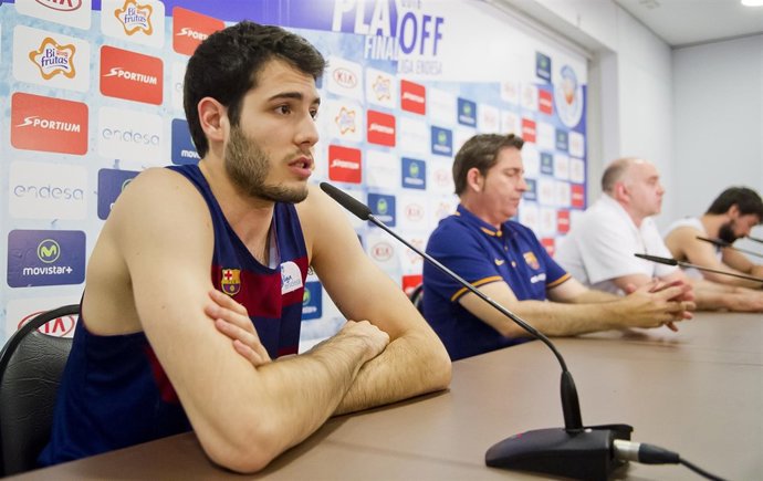 Álex Abrines en rueda de prensa