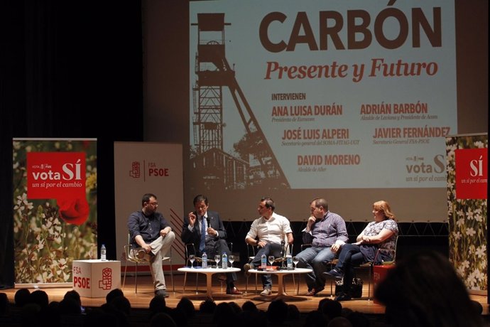 El presidente del Principado, Javier Fernández, en la jornada sobre carbón