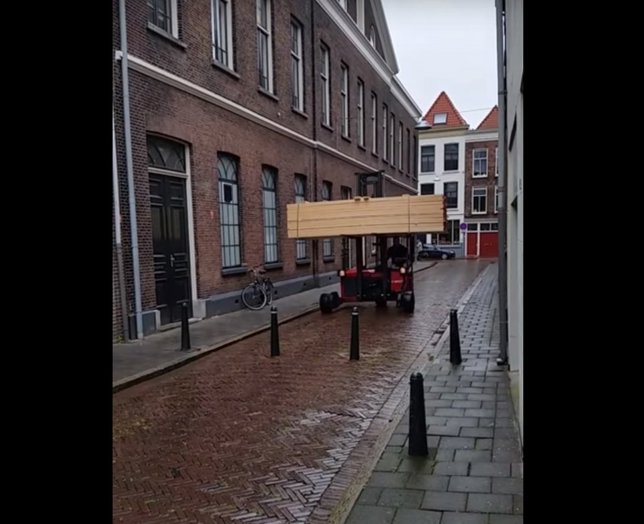 Máquina atraviesa volardos con giro 180 grados