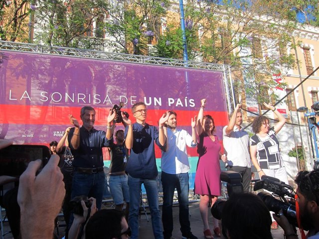 Íñigo Errejón en Murcia con candidatos por Murcia al Cogreso y Senado