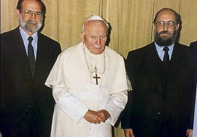  Luis Fernando Figari Con Juan Pablo II