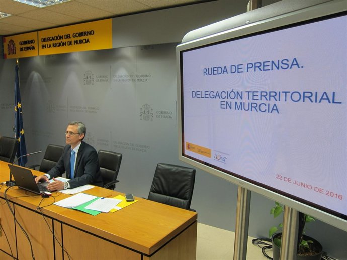 Juan Esteban Palenzuela durante la rueda de prensa