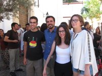 Garzón ve "sorprendente" que Sánchez "cambie de estrategia" al usar el comunismo