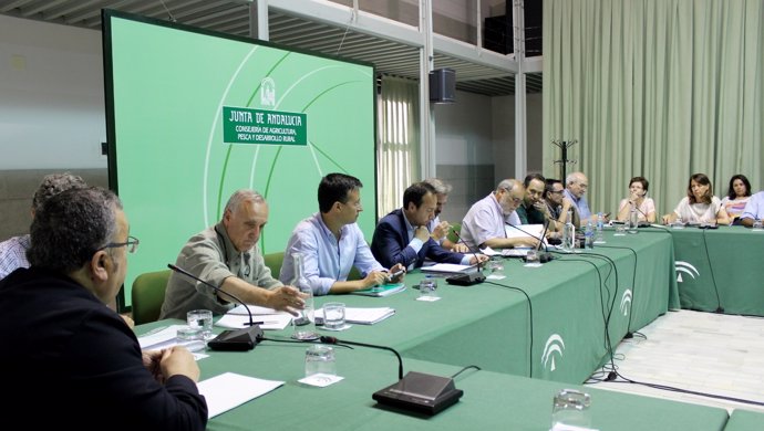 Reunión de la Mesa de Sanidad Animal, en Sevilla.