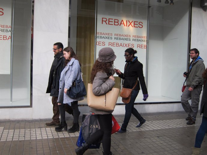 Rebajas, compras, comercio.