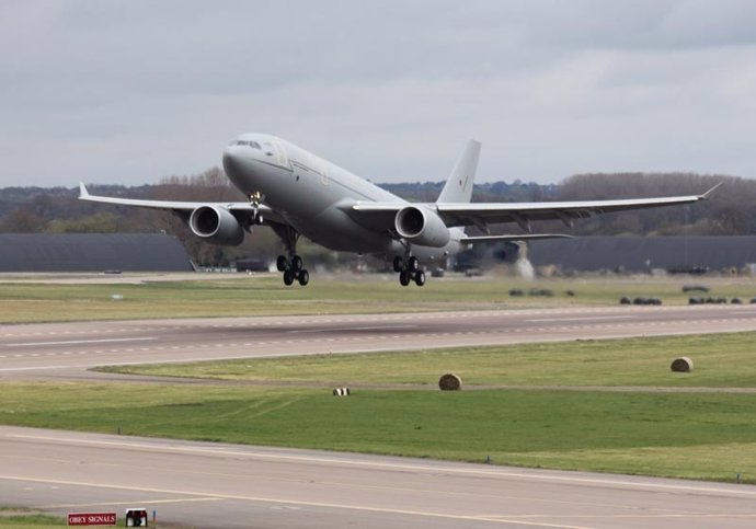 Primer Vuelo De Un Tanquero A330 MRTT Para La Royal Air Force UK