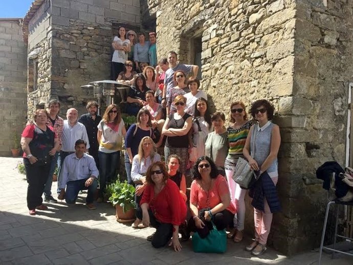 Foto de familia de los participantes en el encuentro. 