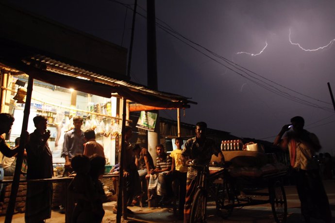 Tormenta eléctica en Bangladesh