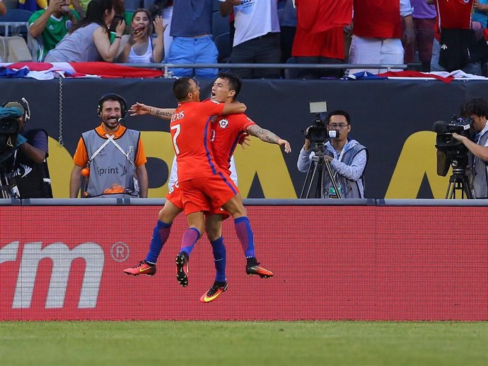 Alexis Sánchez celebra un gol de Chile en la Copa América