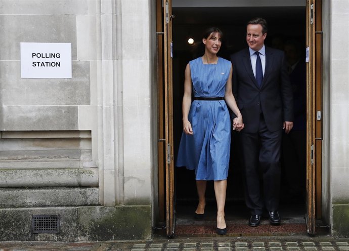 Cameron y su mujer, tras votar en el referéndum sobre el Brexit