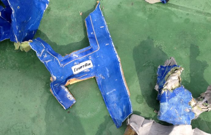 Restos del avión de EgyptAir desaparecido en el Mediterráneo