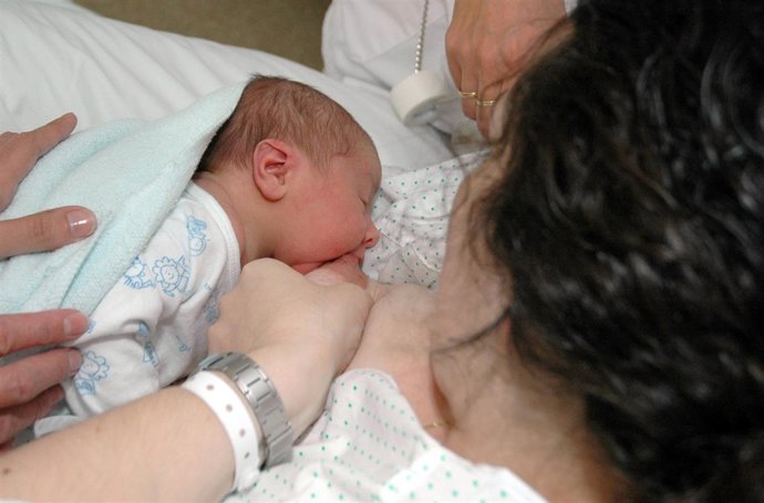 Bebé, madre, nacimiento, infancia