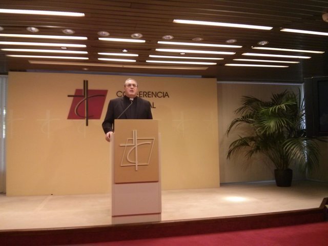 El portavoz de la Conferencia Episcopal Española José María Gil Tamayo