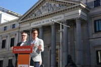 Rivera aconseja a Rajoy que cese a Fernández Díaz: "Si lo solventas, no hay conspiración"