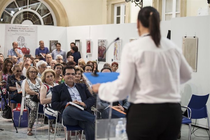 La 'Revista Velezana' se ha presentado en el Palacio Provincial.