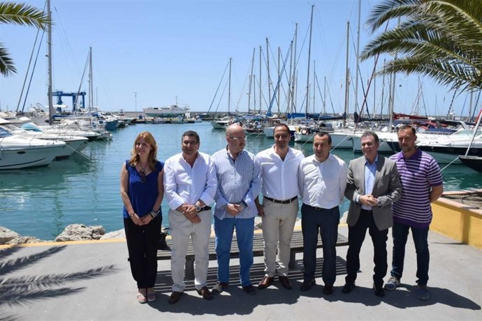 Ruiz Espejo y Rodríguez Gómez de Celis en el puerto de La caleta de Velez