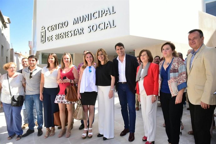 La presidenta de la Junta visita el centro de servicios sociales de Baza